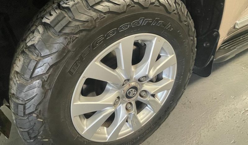 2017 Toyota Land Cruiser VX200 4.5 V8 full